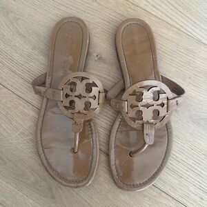 Miller Leather Sandal
TORY BURCH 10 womens Tan